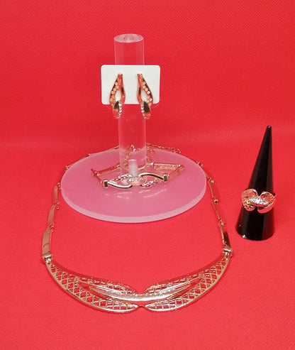 Collier orné