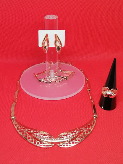 Collier orné