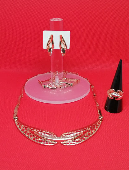 Collier orné