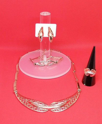 Collier orné