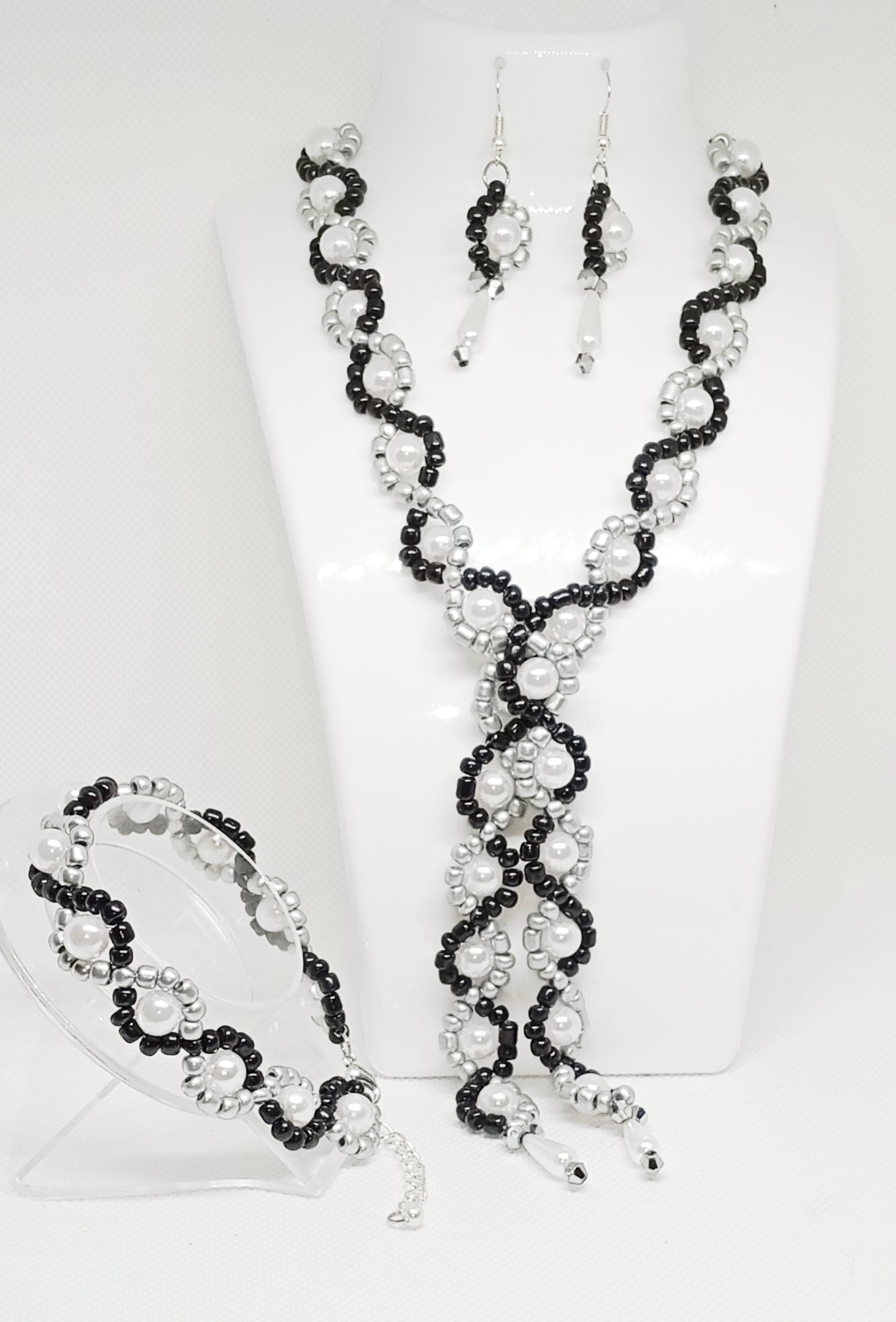 New Collier